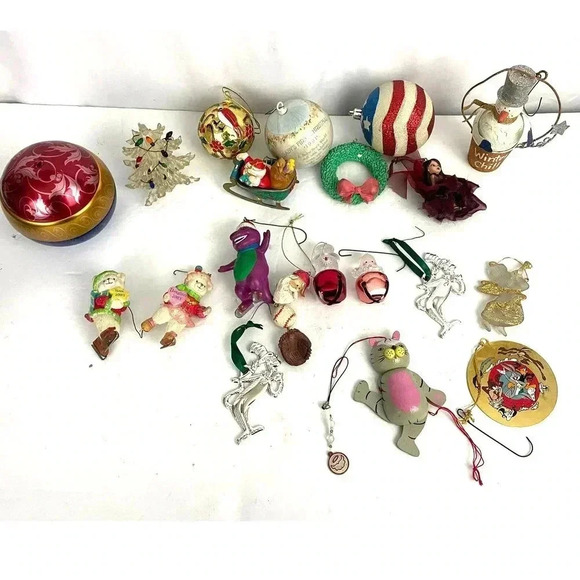VTG 21 PC Christmas Holiday Ornaments Barney Santa Dr Seuss Tree 1990s - Picture 15 of 15